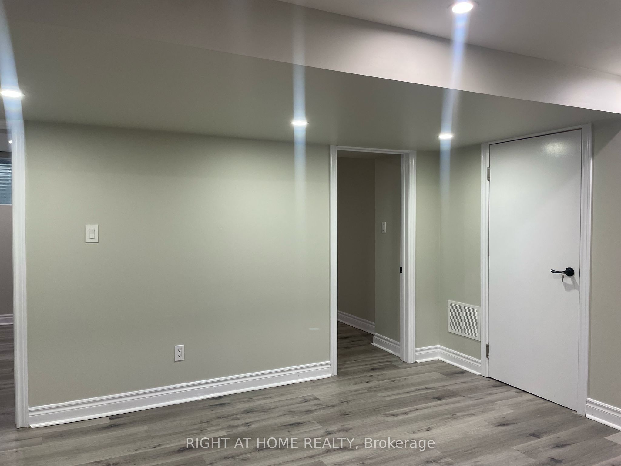 292 Windfield Farm Drive Property Photo 2
