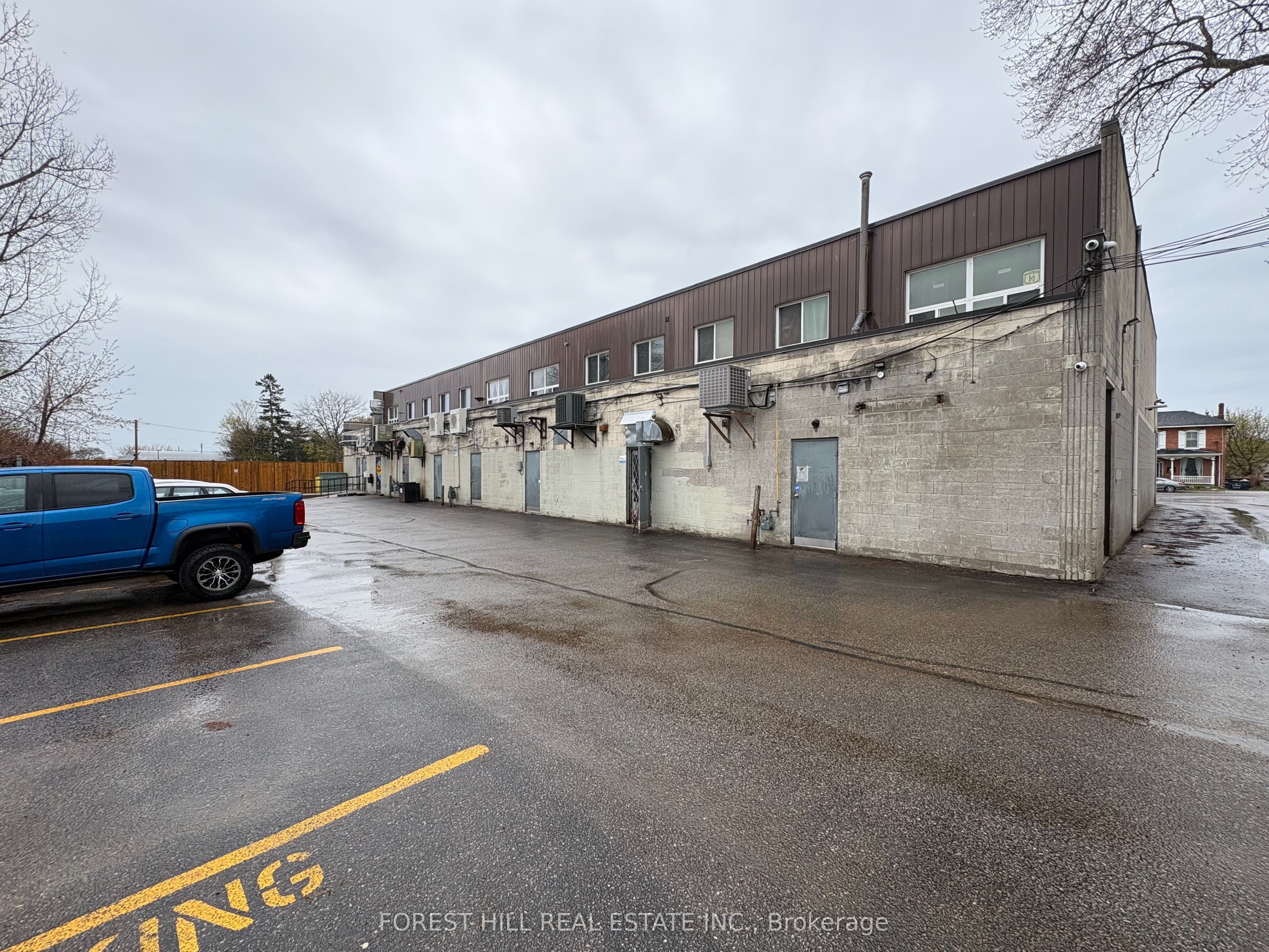 136 King Street E 4 Property Photo 4