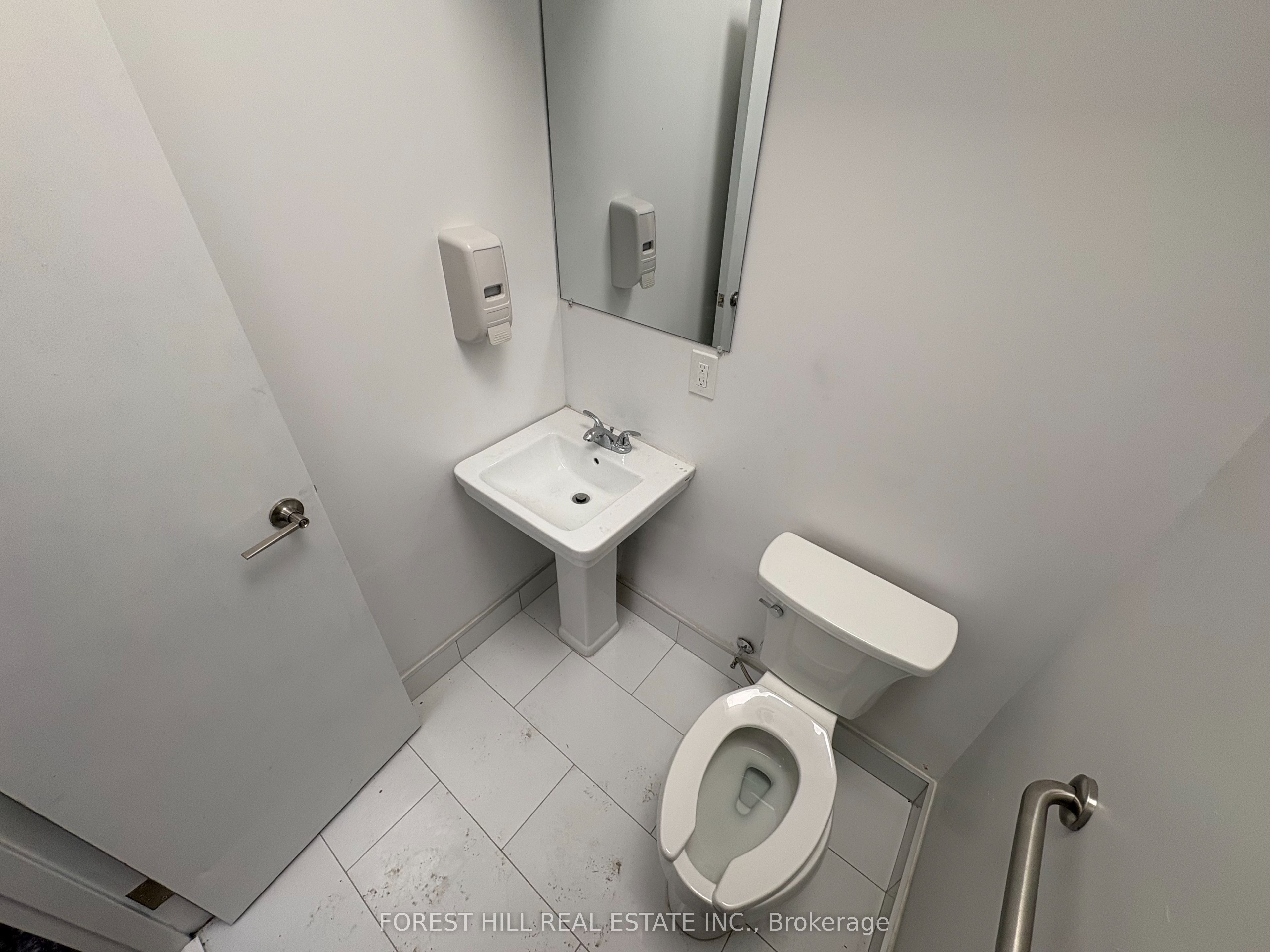 136 King Street E 4 Property Photo 8