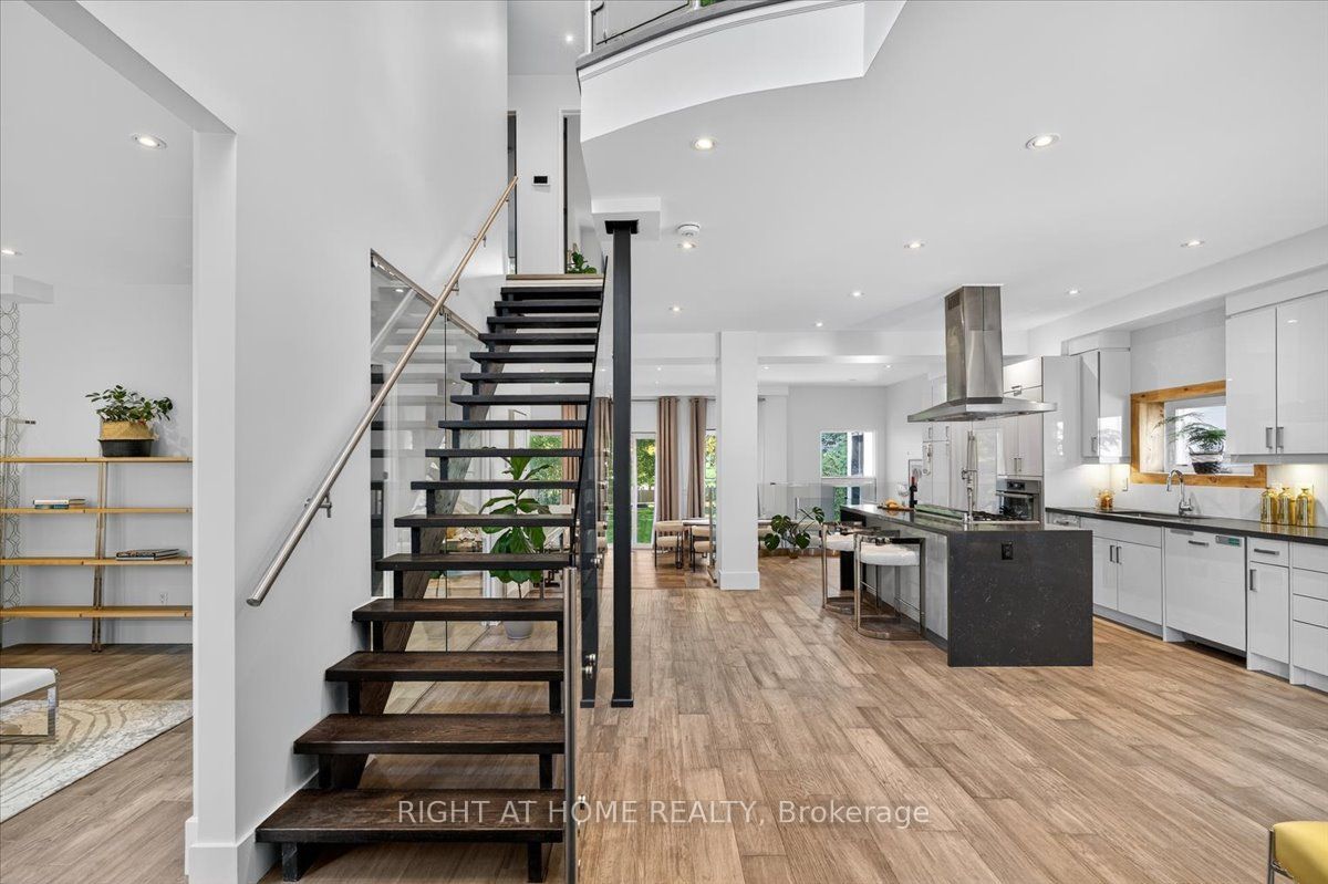 64 Larwood Boulevard Property Photo 7