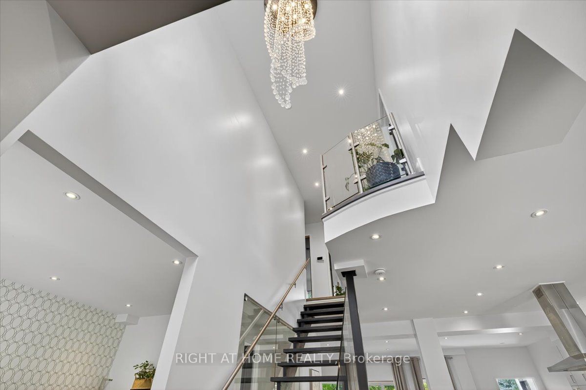 64 Larwood Boulevard Property Photo 8