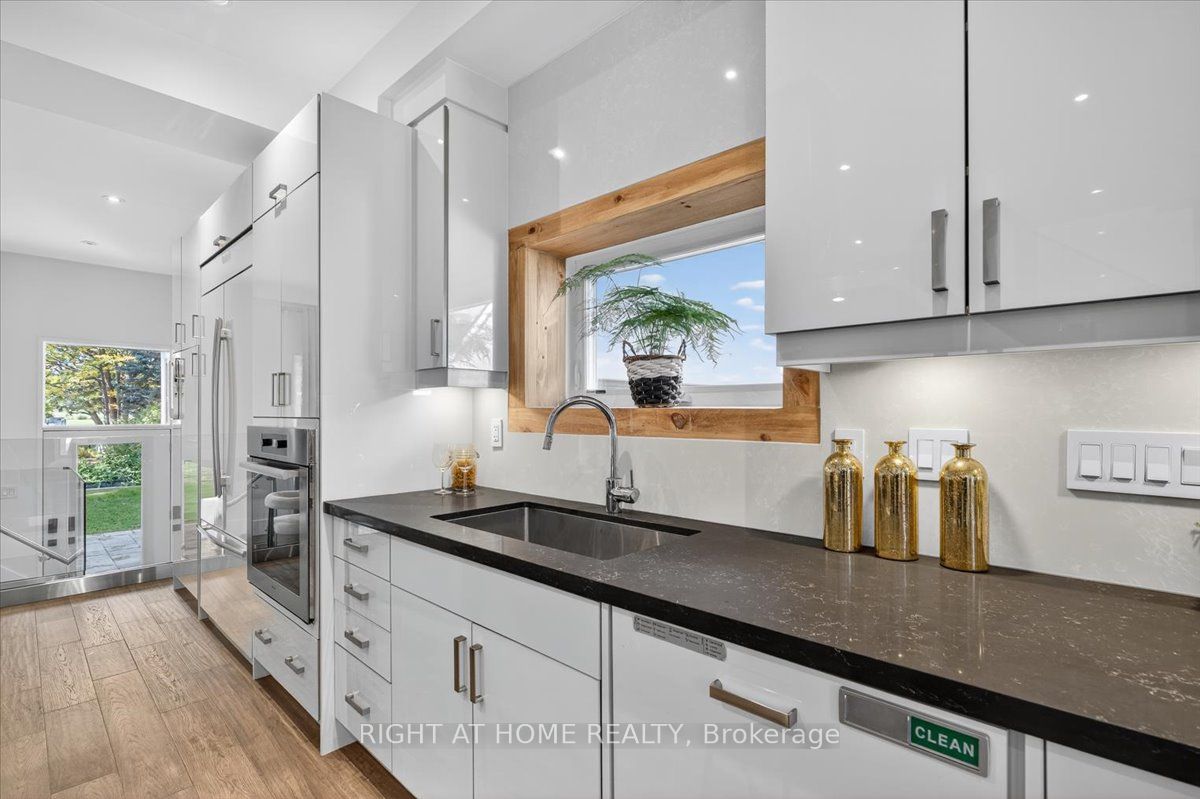 64 Larwood Boulevard Property Photo 13