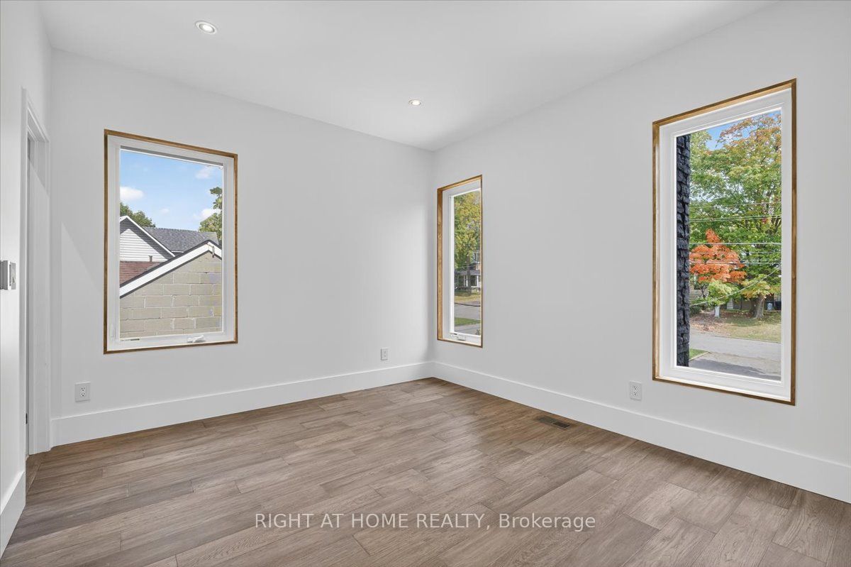 64 Larwood Boulevard Property Photo 31
