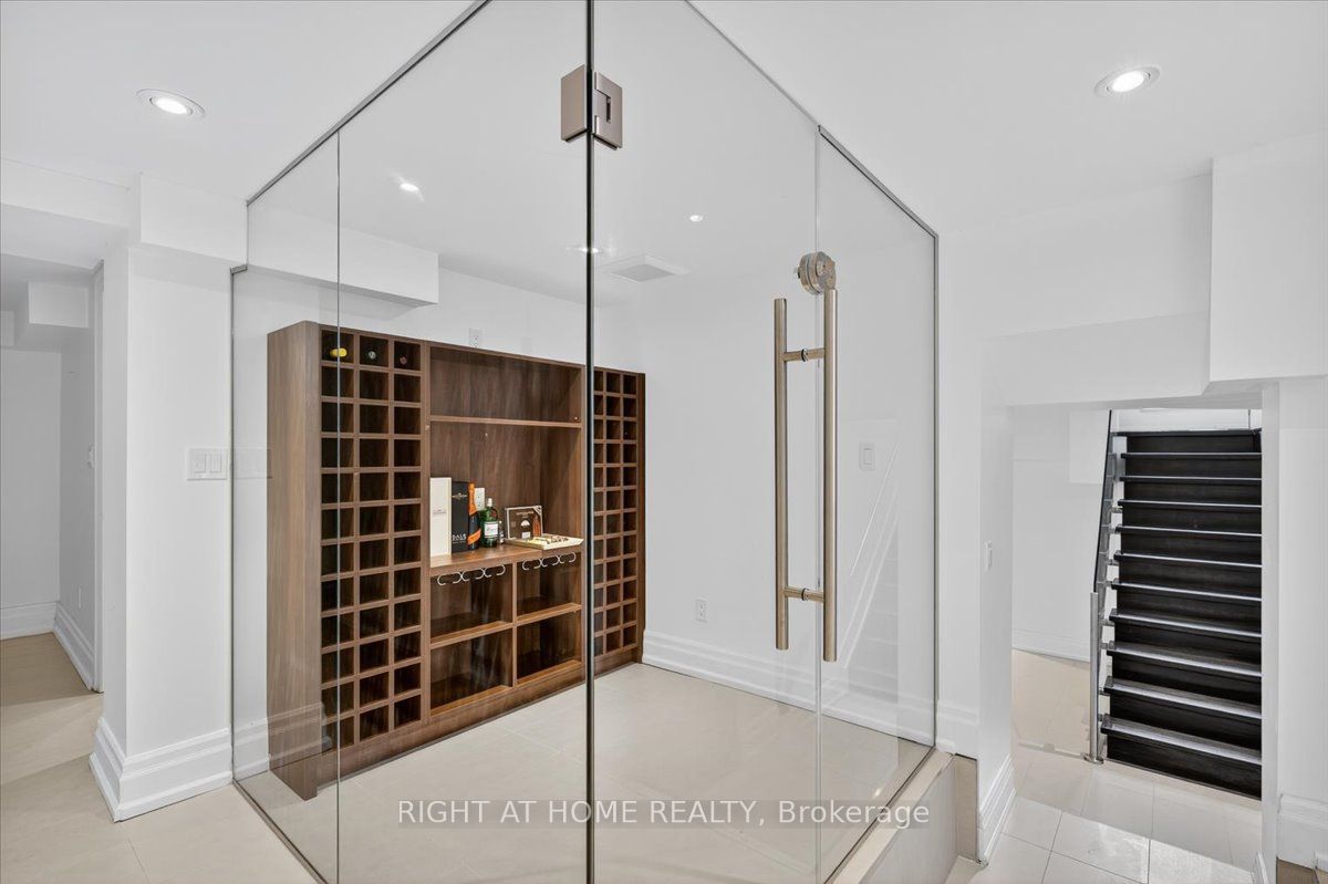 64 Larwood Boulevard Property Photo 37