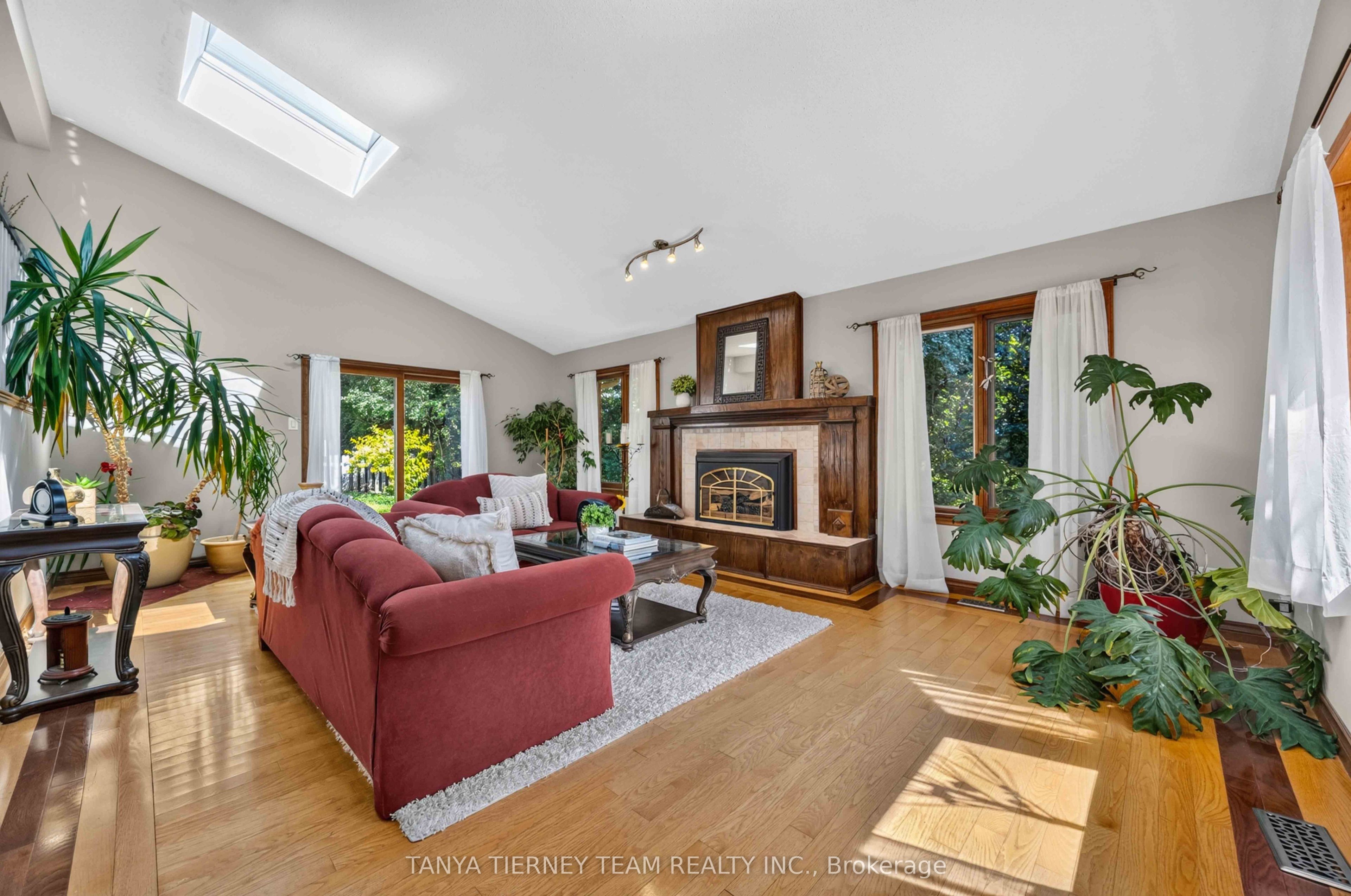 4883 Old Brock Road Property Photo 8