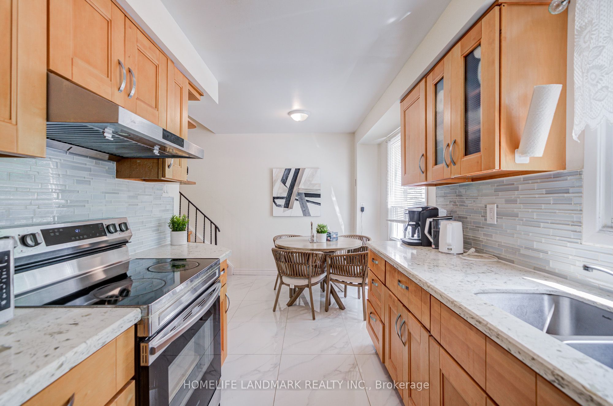 6 Thunder Grove Property Photo 13