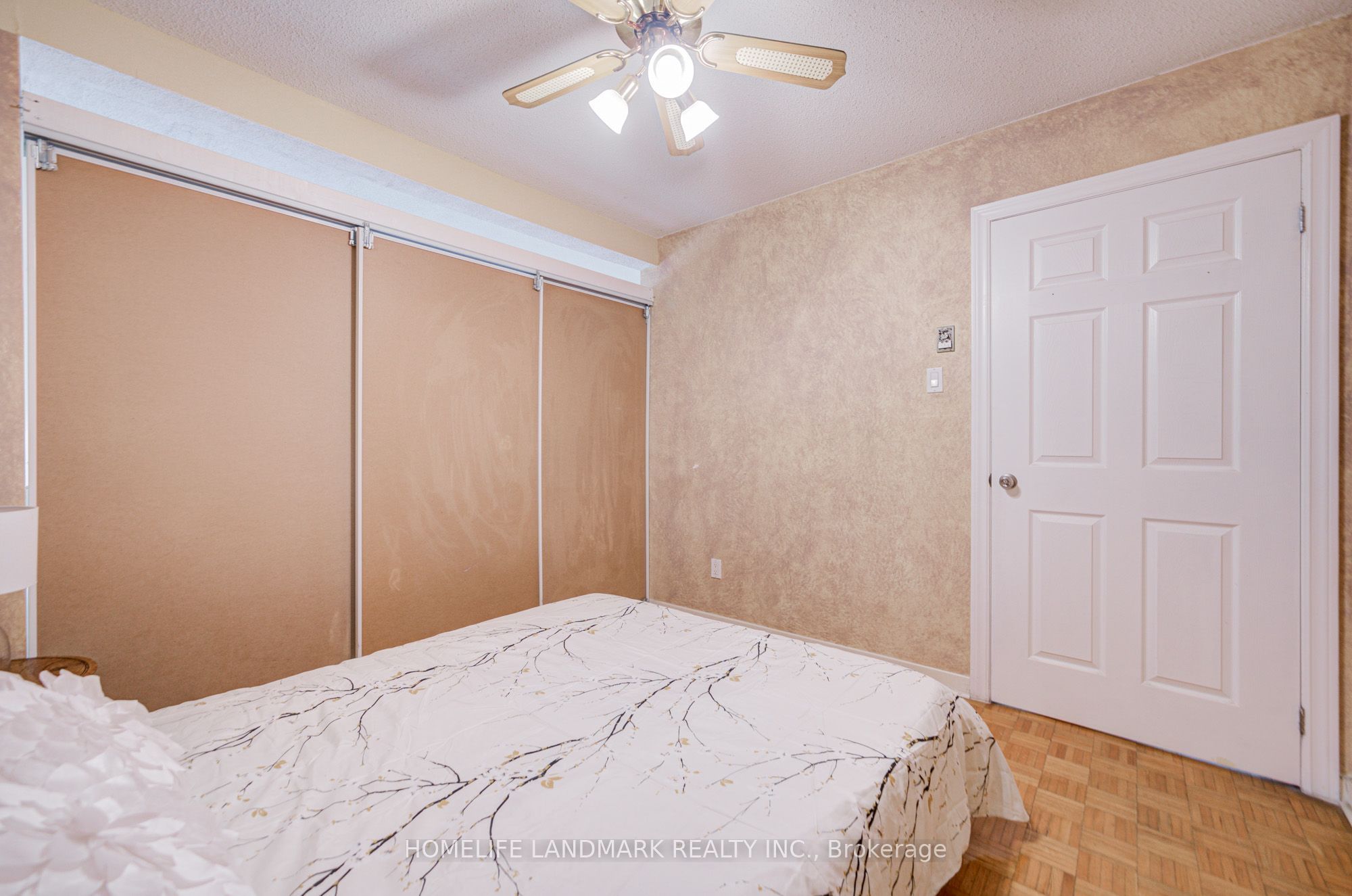 6 Thunder Grove Property Photo 18
