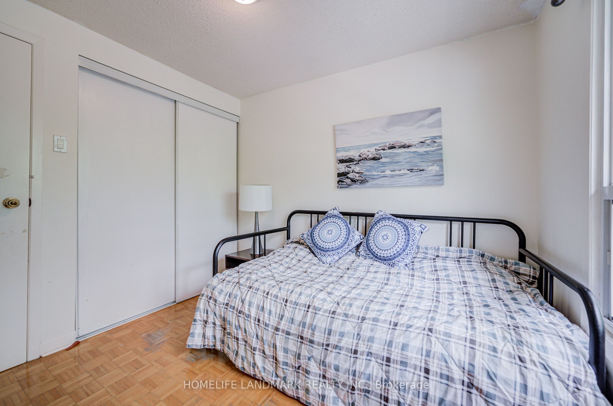 6 Thunder Grove Property Photo 31
