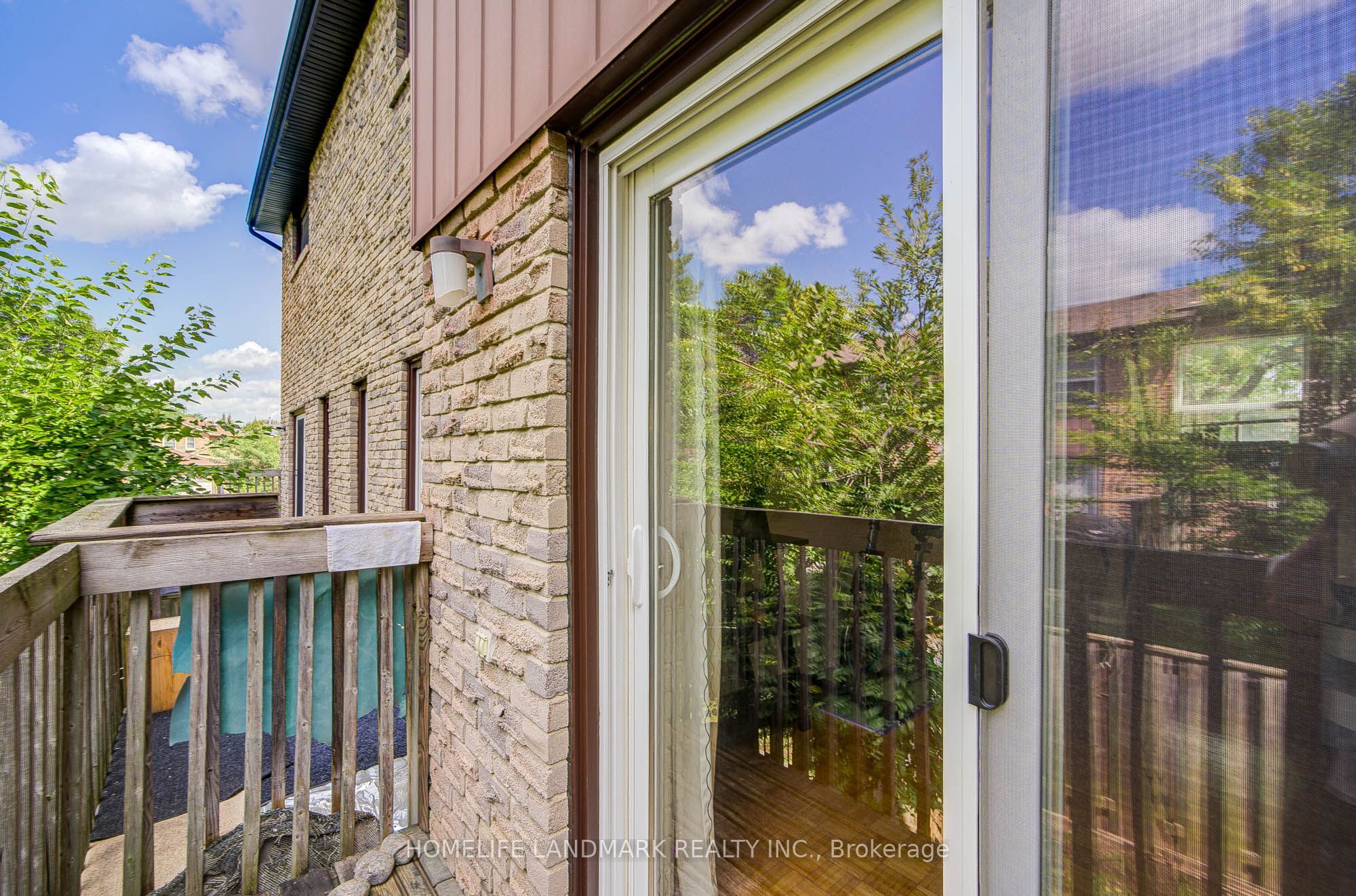 6 Thunder Grove Property Photo 40