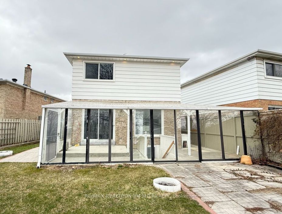 22 Hartleywood Drive Lower Property Photo 3