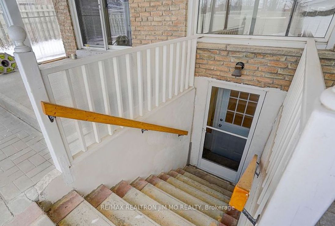 22 Hartleywood Drive Lower Property Photo 4