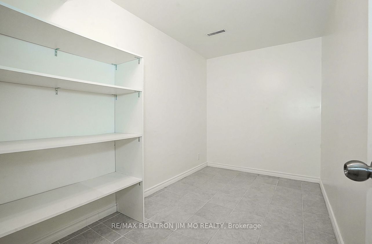 22 Hartleywood Drive Lower Property Photo 11