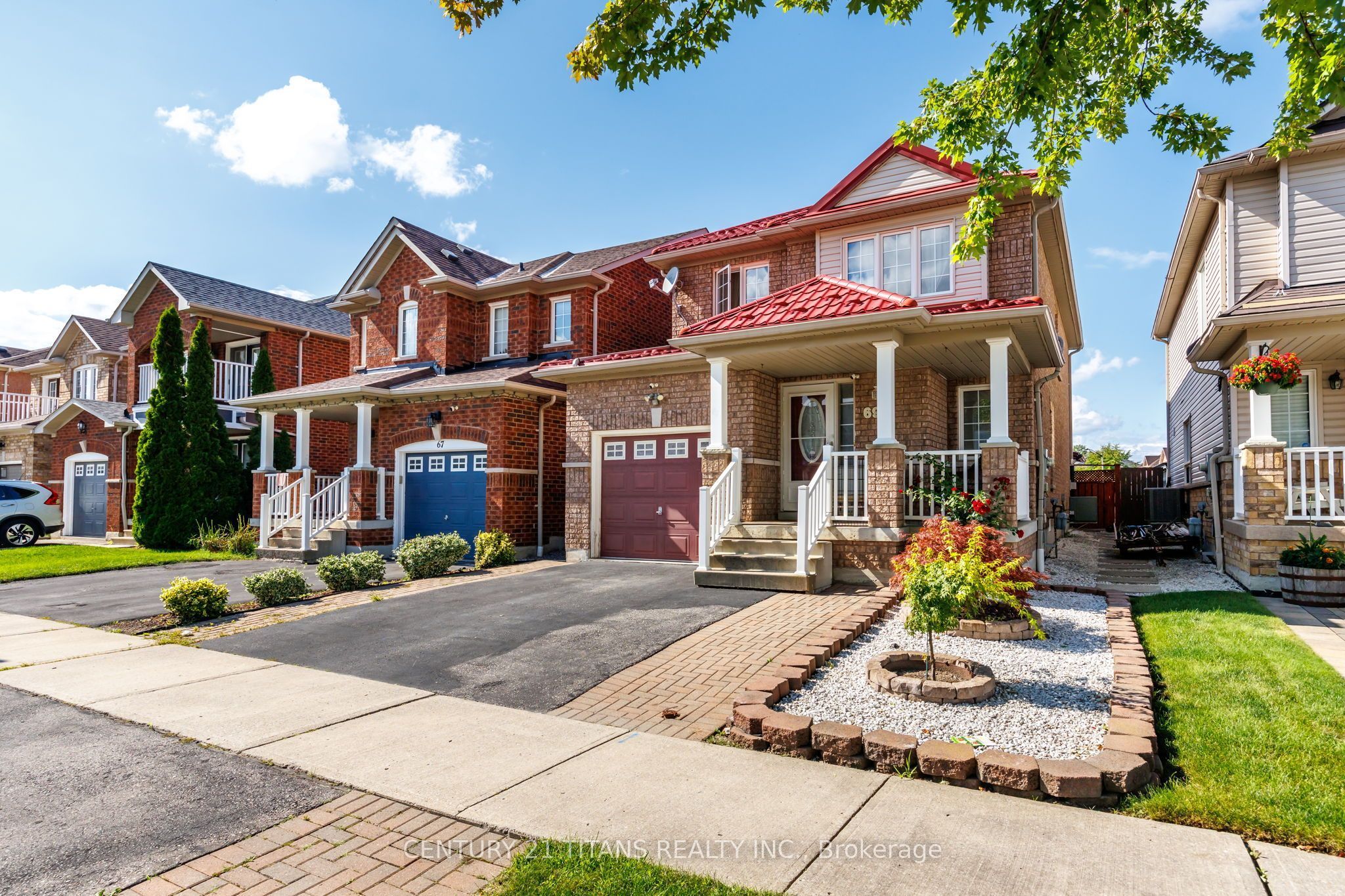 69 Rampart Crescent Property Photo 2
