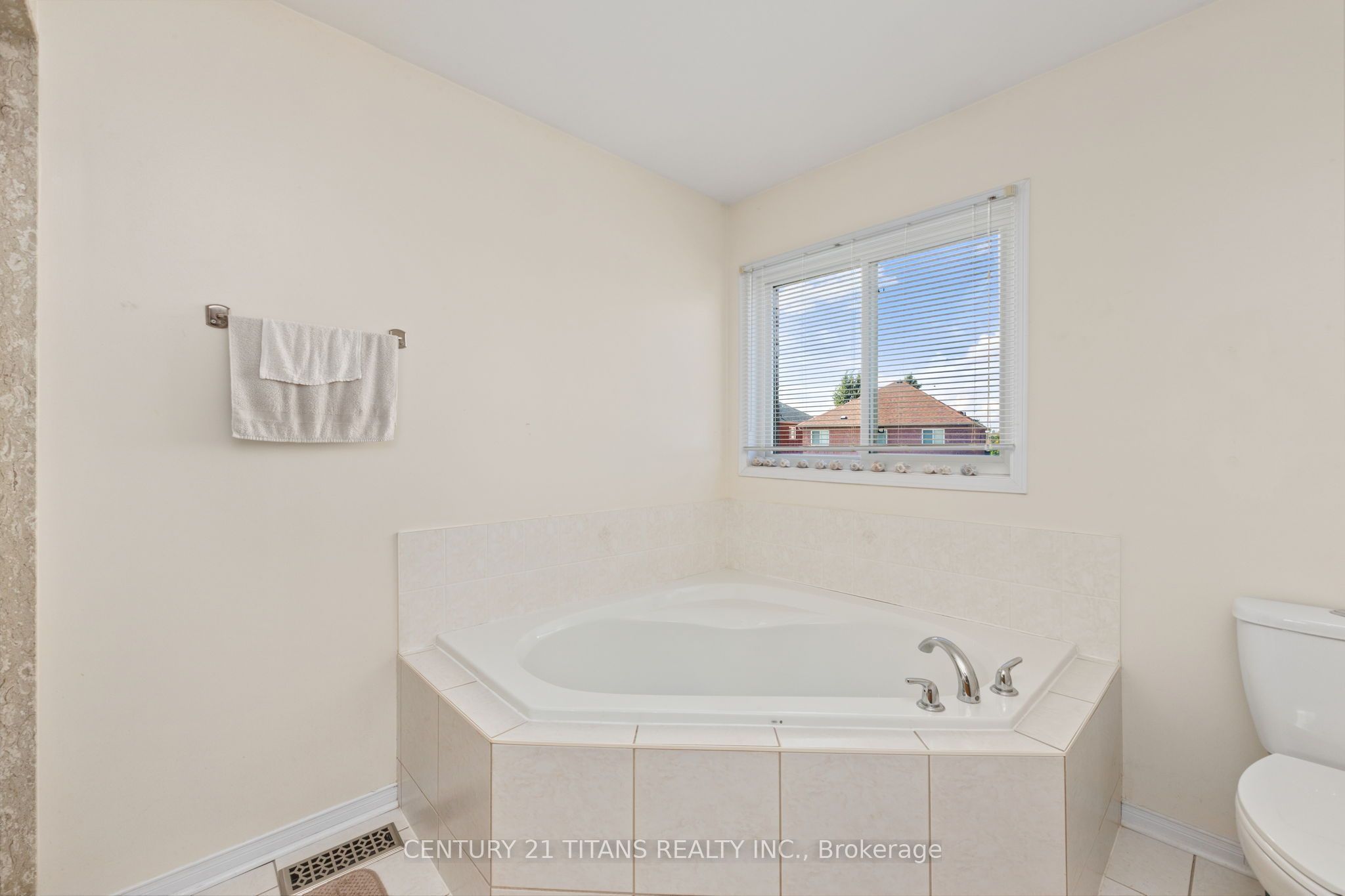 69 Rampart Crescent Property Photo 25