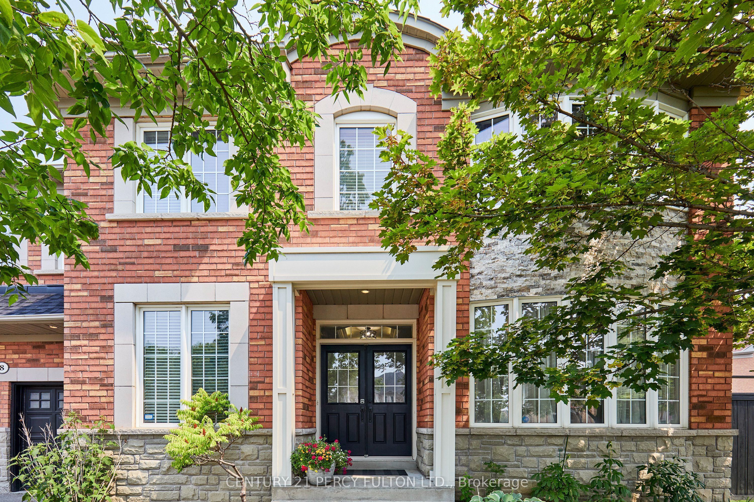 8 Mackeller Court Property Photo 3