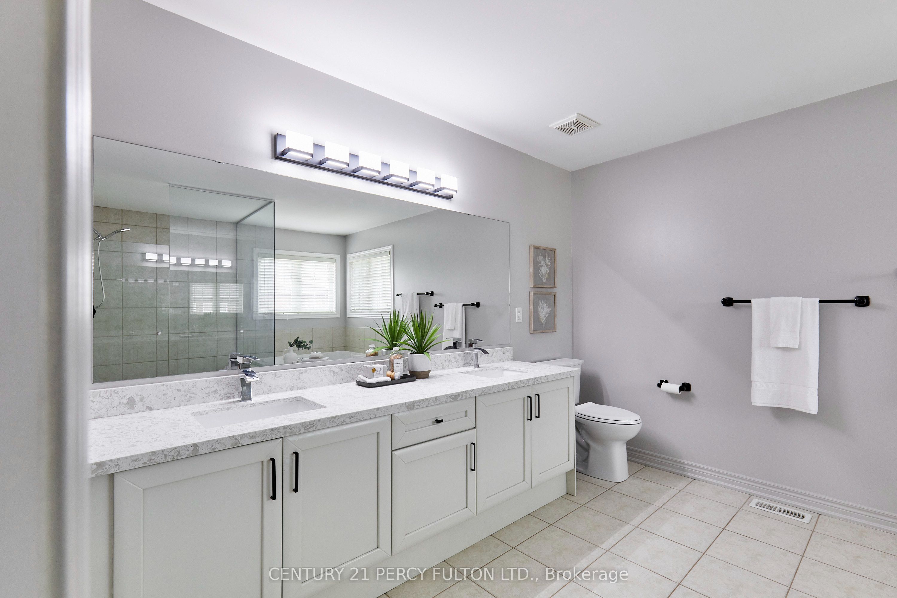 8 Mackeller Court Property Photo 27