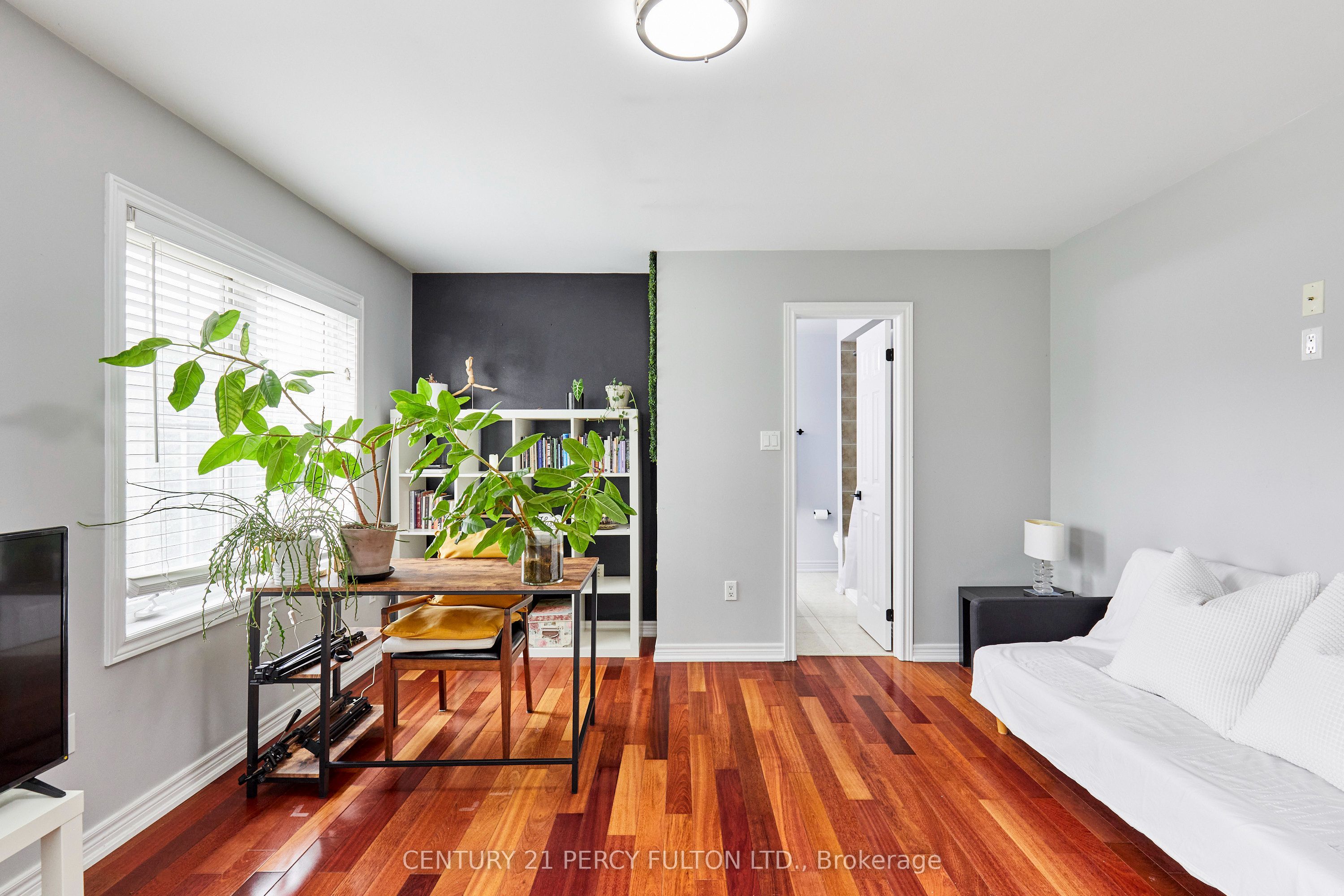 8 Mackeller Court Property Photo 32