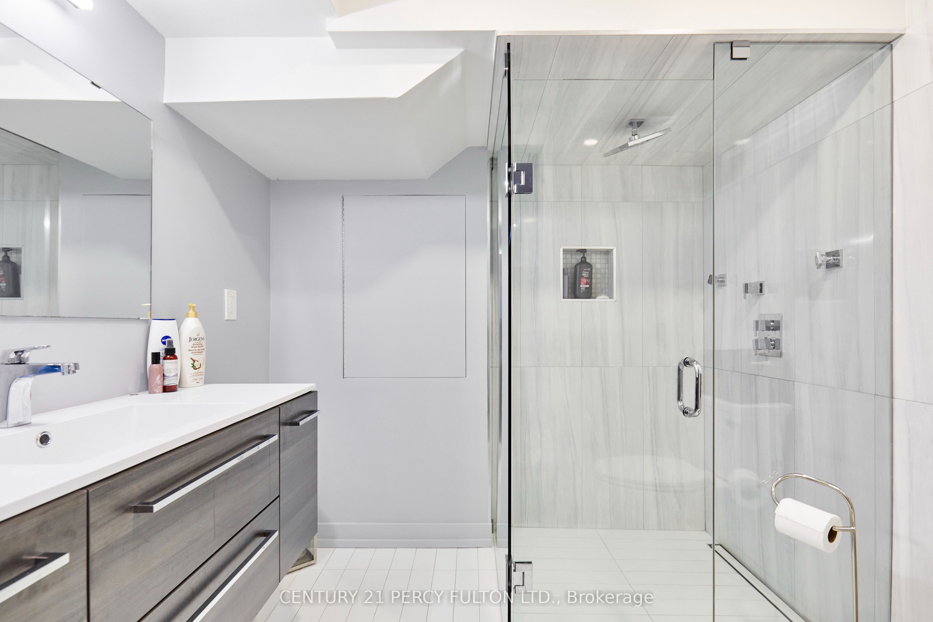 8 Mackeller Court Property Photo 43