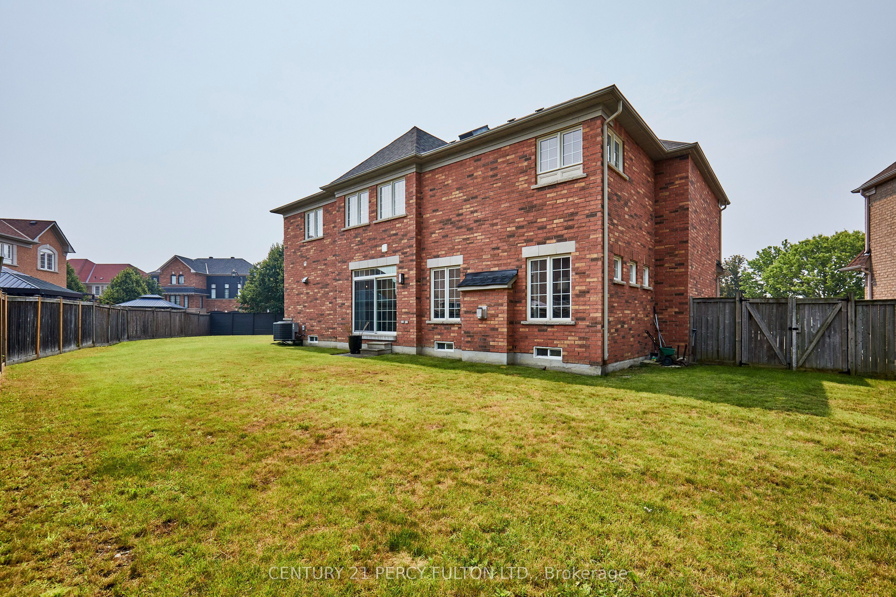 8 Mackeller Court Property Photo 45
