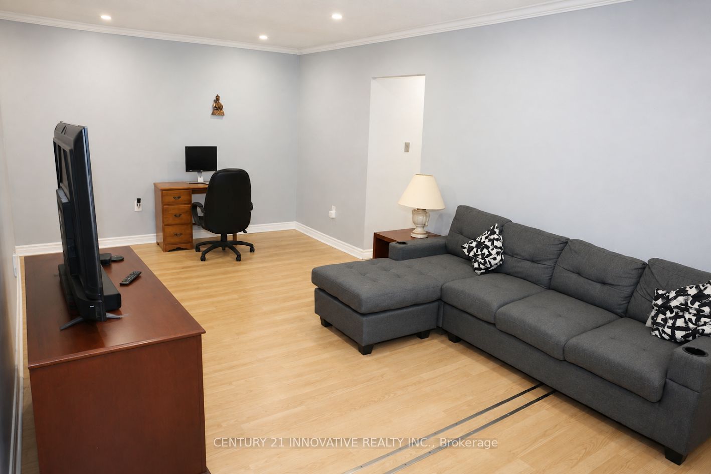 936 Glen Street 101 Property Photo 7