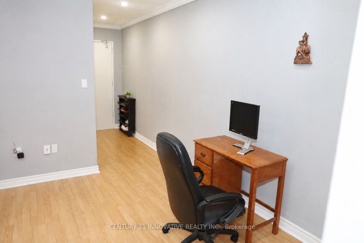 936 Glen Street 101 Property Photo 9