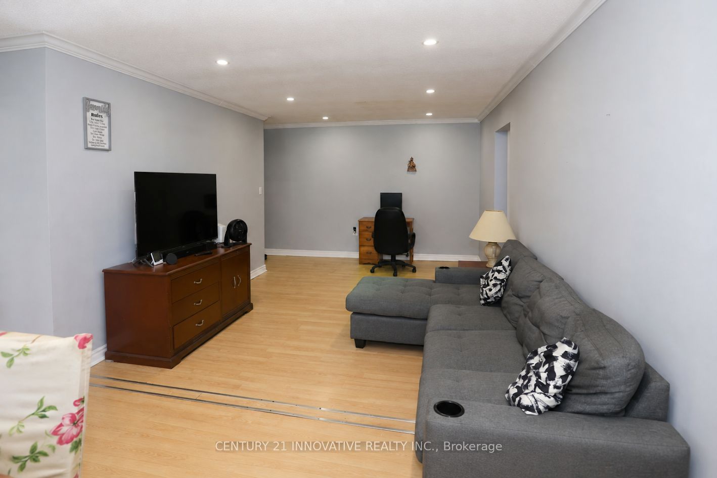 936 Glen Street 101 Property Photo 10