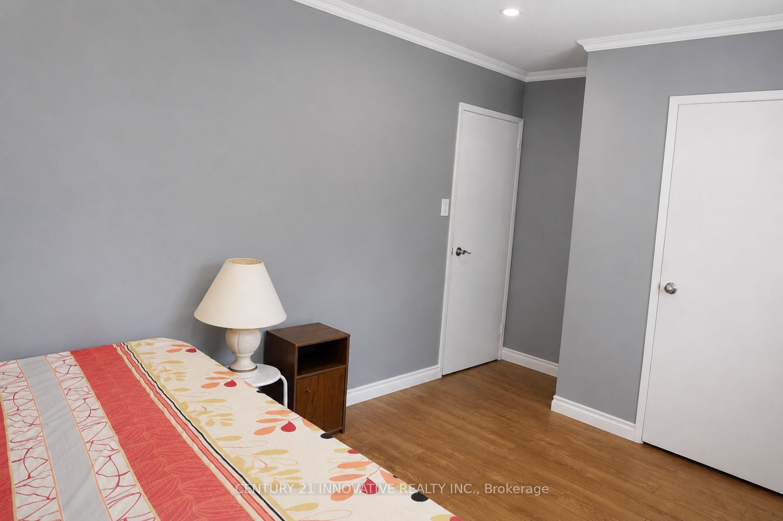 936 Glen Street 101 Property Photo 16