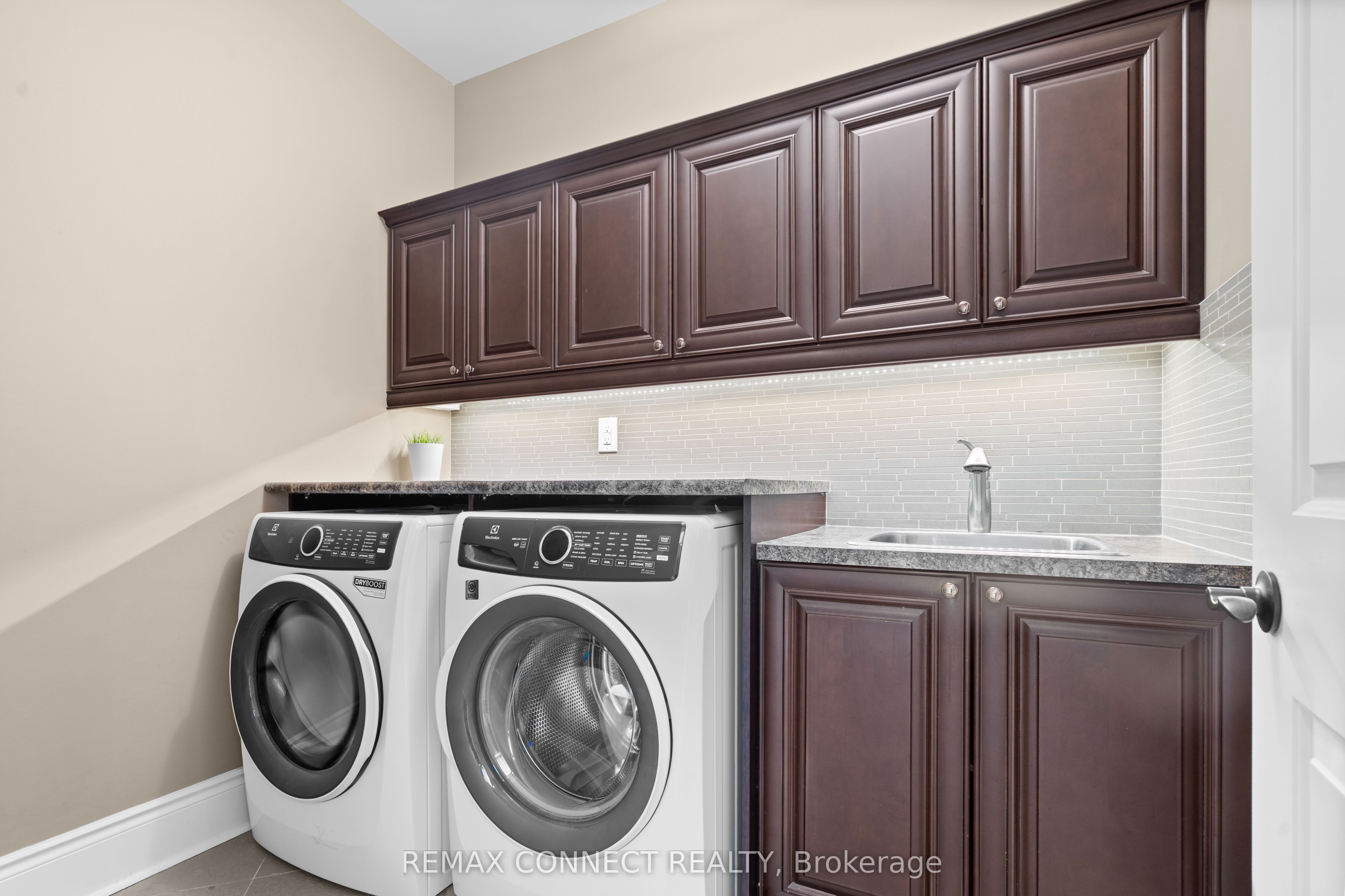 120 Sharplin Drive Property Photo 26