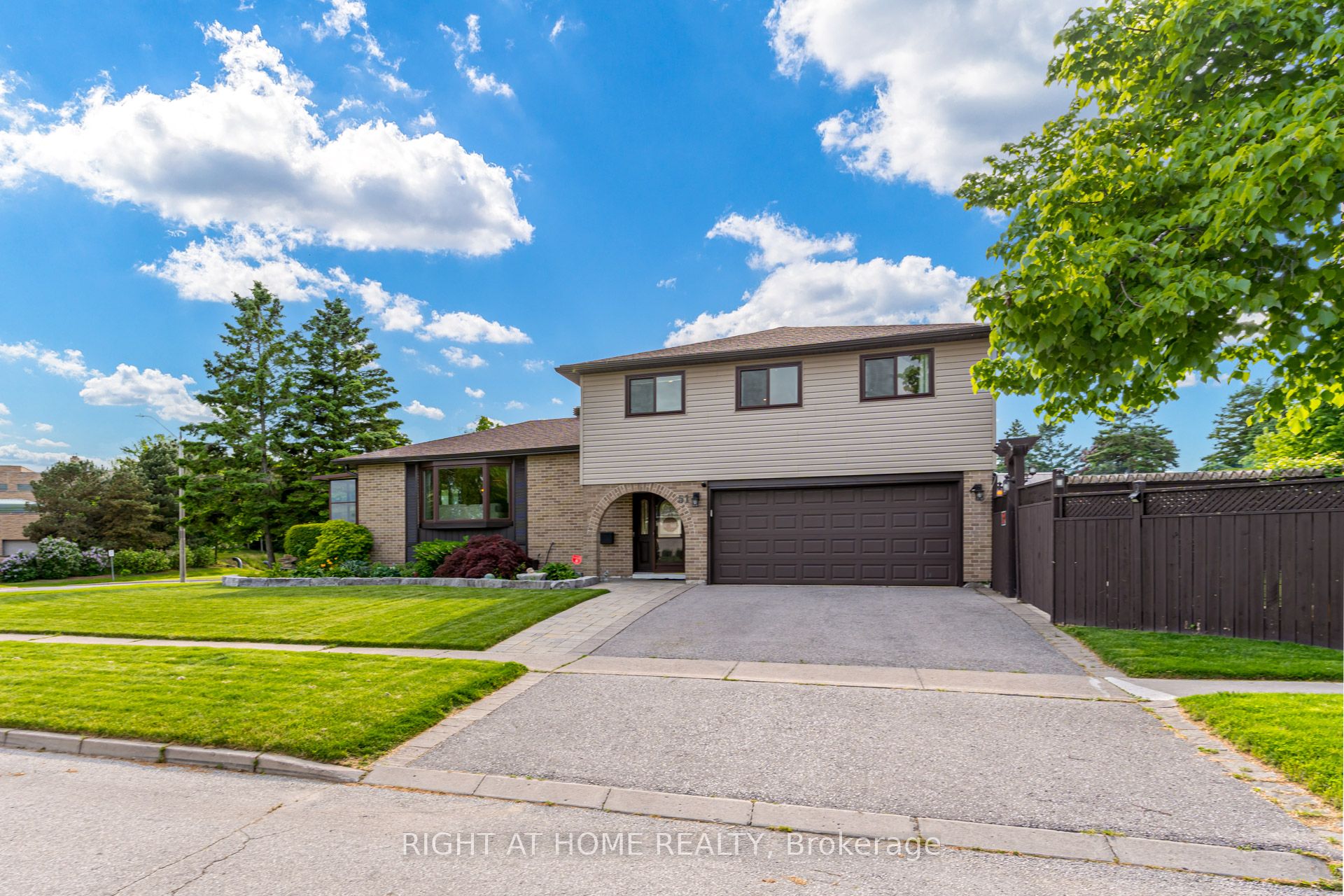 51 Lewin Crescent Property Photo 1