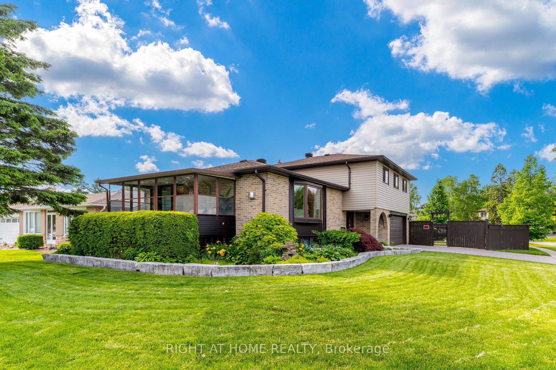 51 Lewin Crescent Property Photo 3