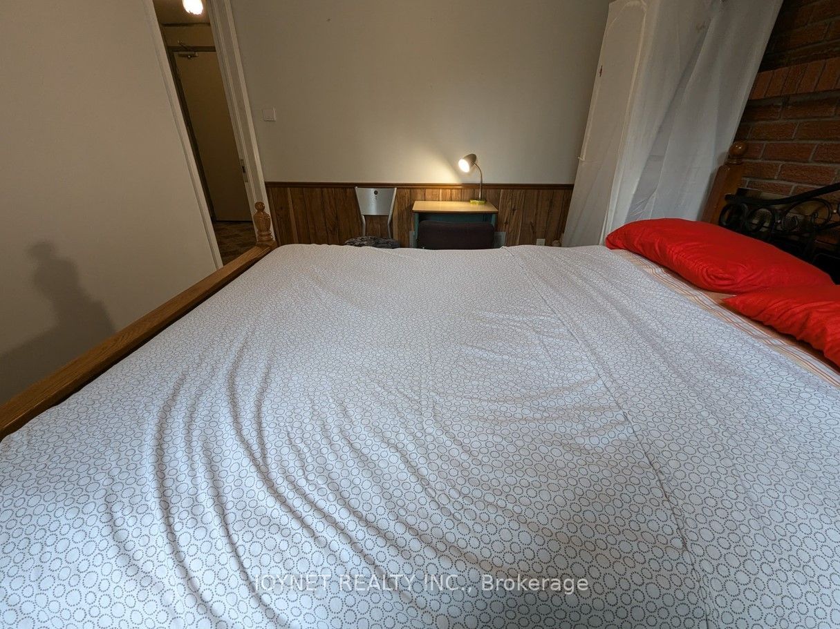 E13704392 Property Photo 9