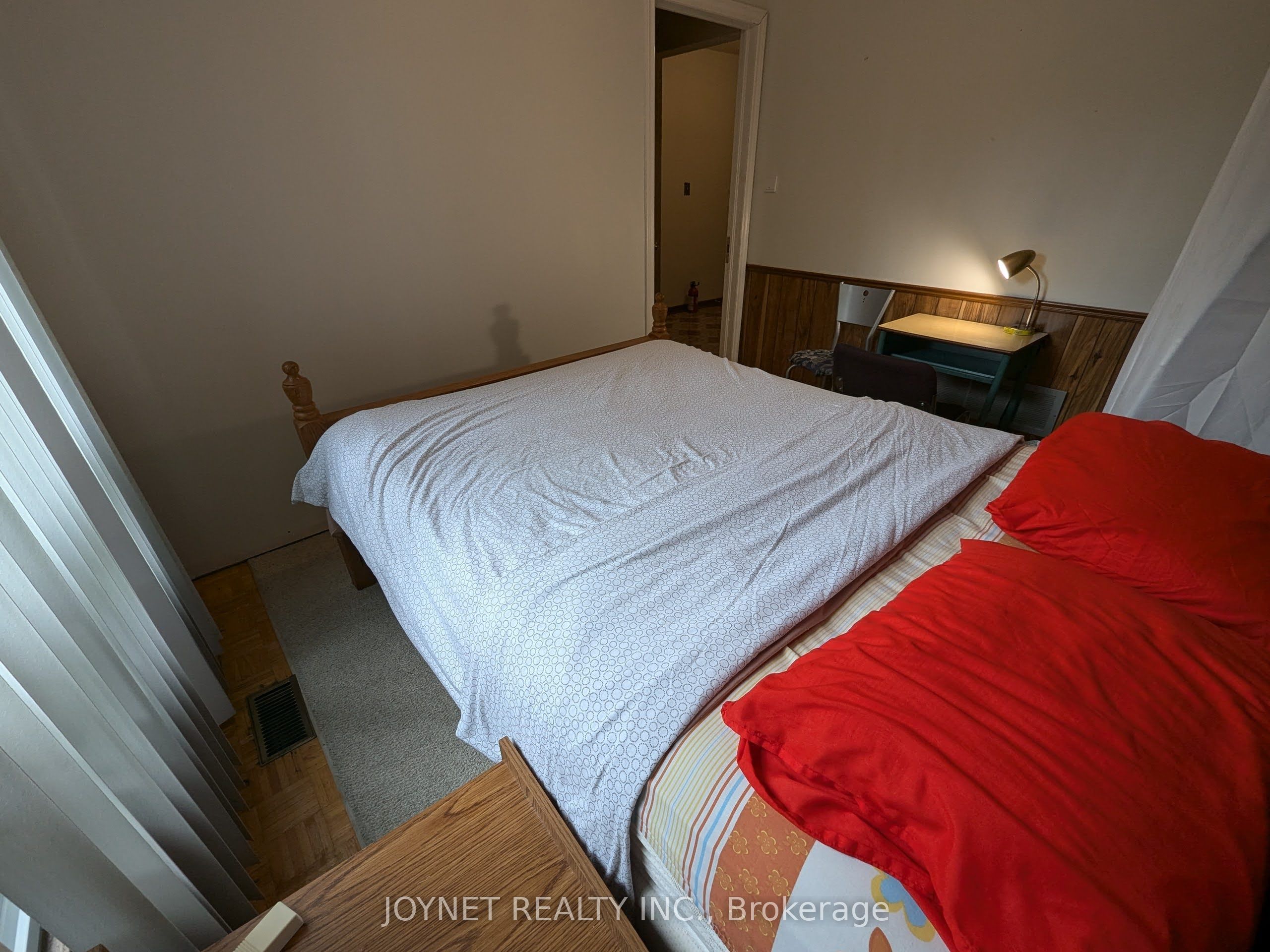E13704392 Property Photo 17