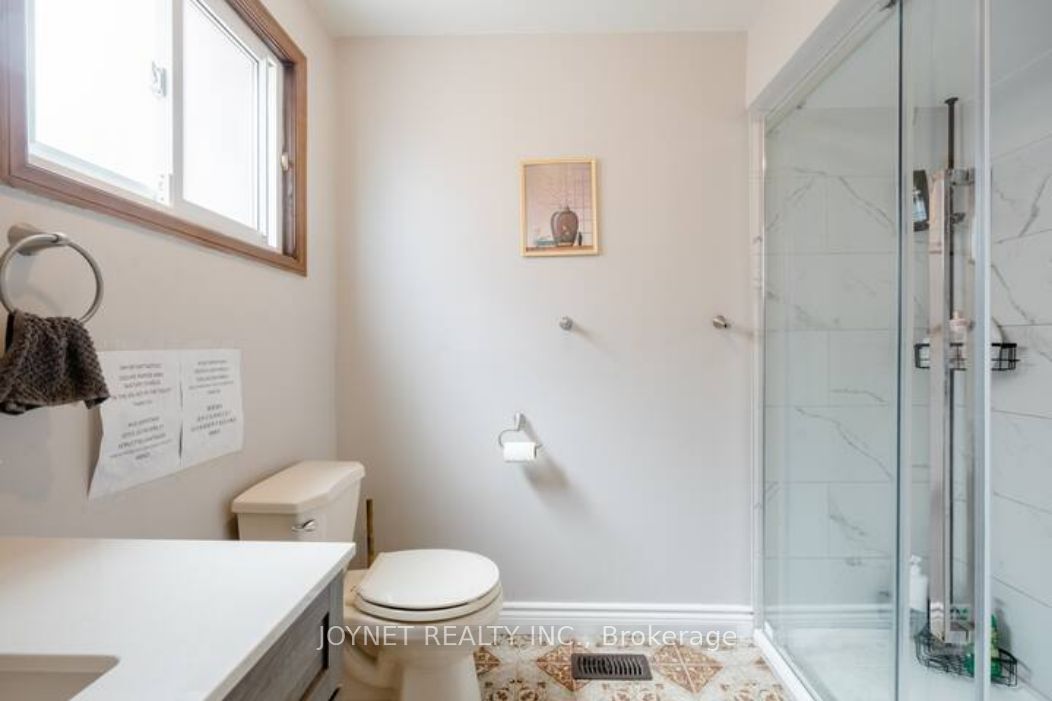 E13704392 Property Photo 22