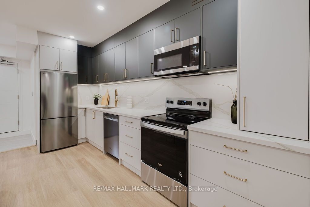 37 Milverton Boulevard Lower Property Photo 8