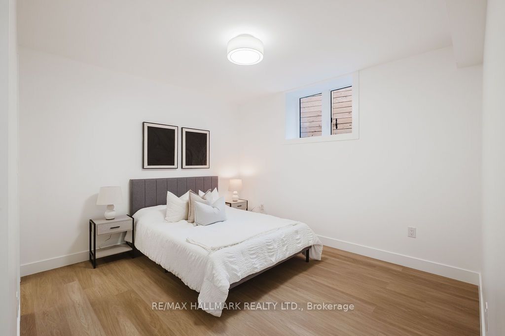 37 Milverton Boulevard Lower Property Photo 11