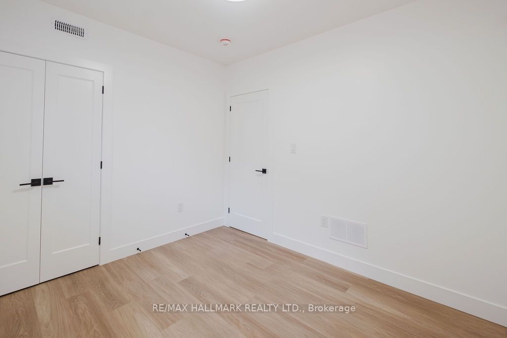 37 Milverton Boulevard Lower Property Photo 13