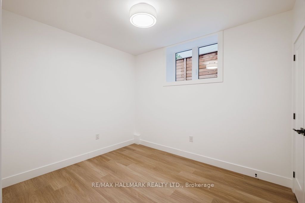 37 Milverton Boulevard Lower Property Photo 14