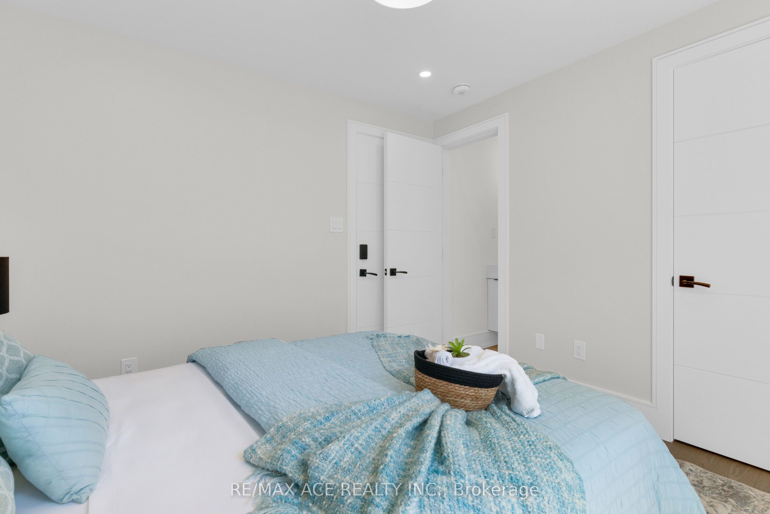 46 Sunnypoint Crescent Property Photo 28