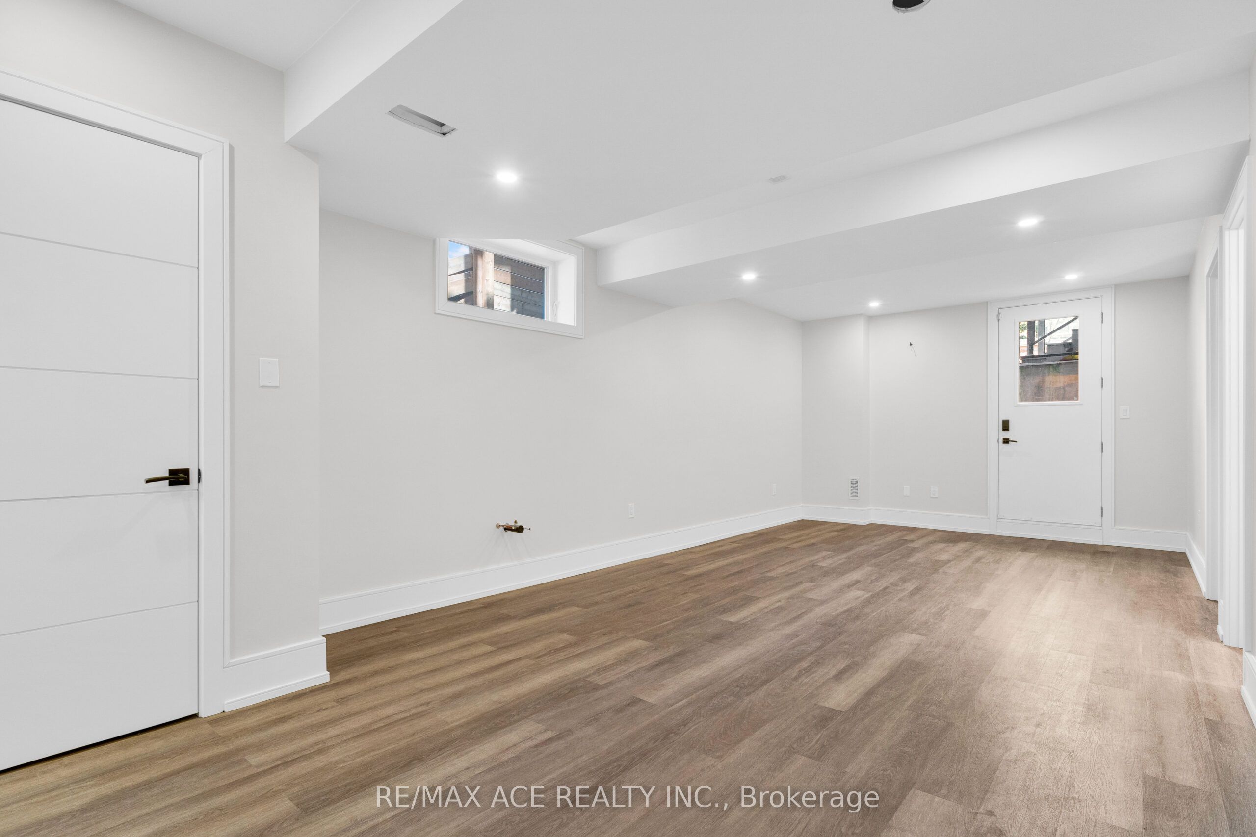 46 Sunnypoint Crescent Property Photo 32