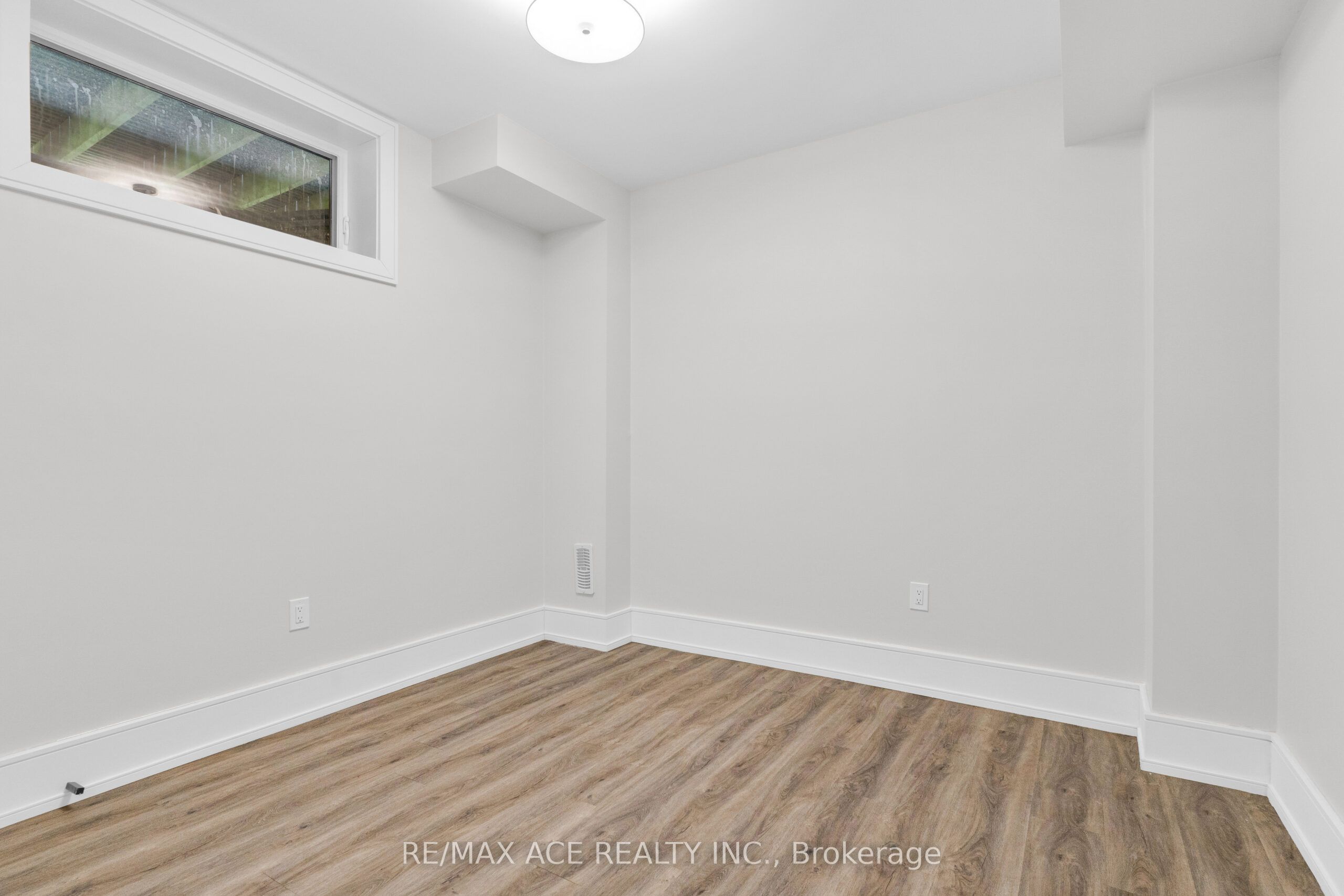 46 Sunnypoint Crescent Property Photo 34