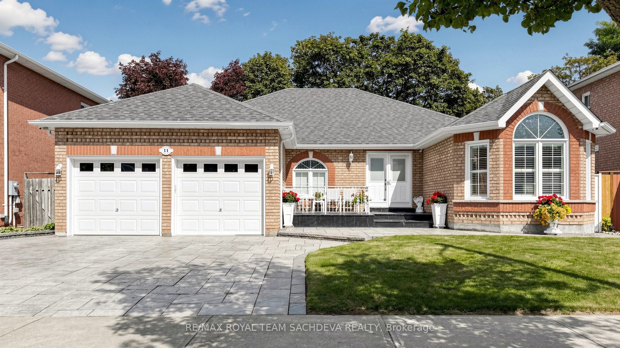 11 Devonridge Crescent Property Photo 1