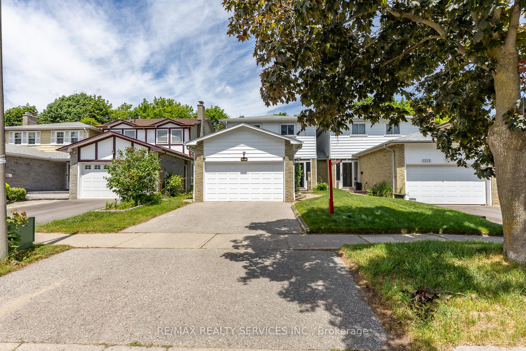 1217 Gloucester Square Property Photo 1