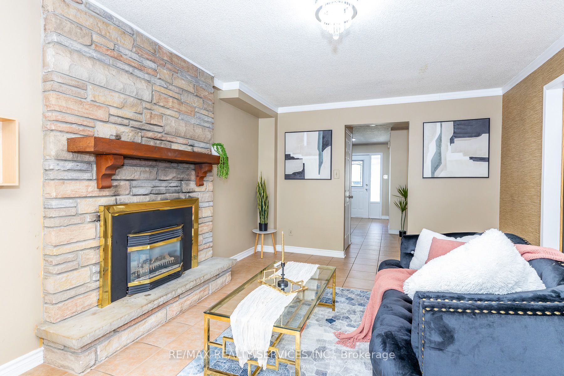 1217 Gloucester Square Property Photo 14