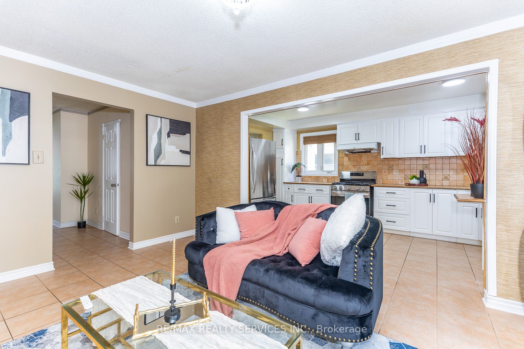 1217 Gloucester Square Property Photo 15
