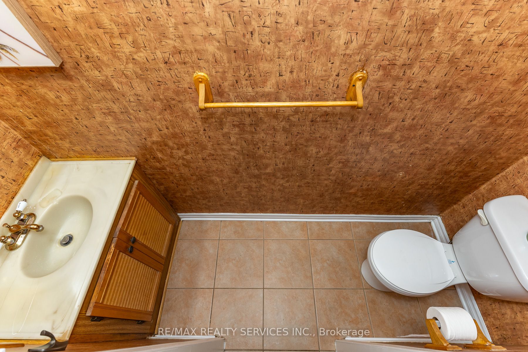 1217 Gloucester Square Property Photo 16