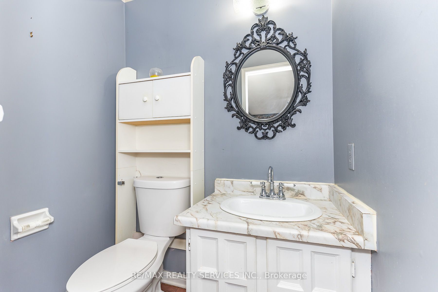 1217 Gloucester Square Property Photo 23