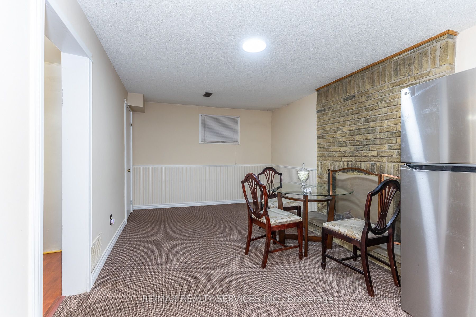1217 Gloucester Square Property Photo 39