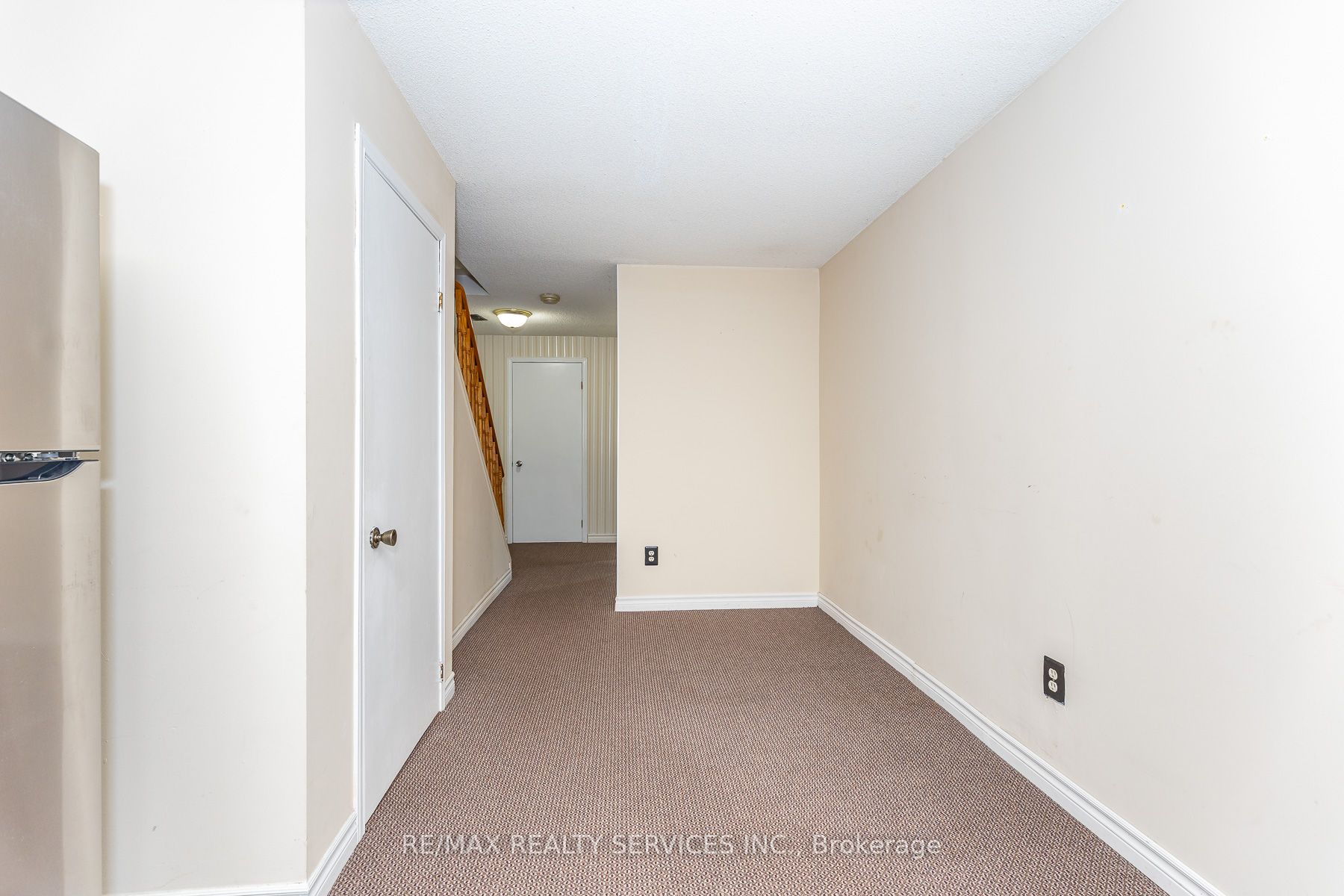 1217 Gloucester Square Property Photo 41