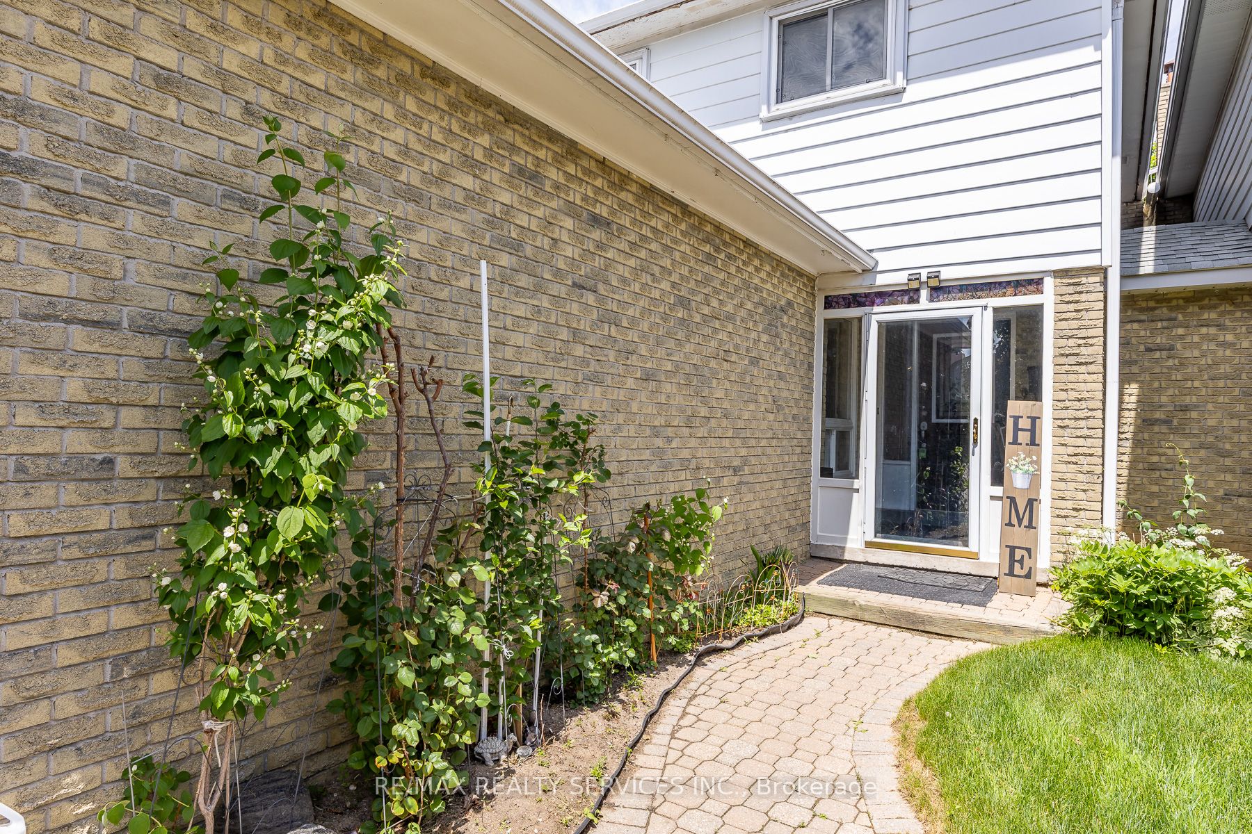 1217 Gloucester Square Property Photo 50