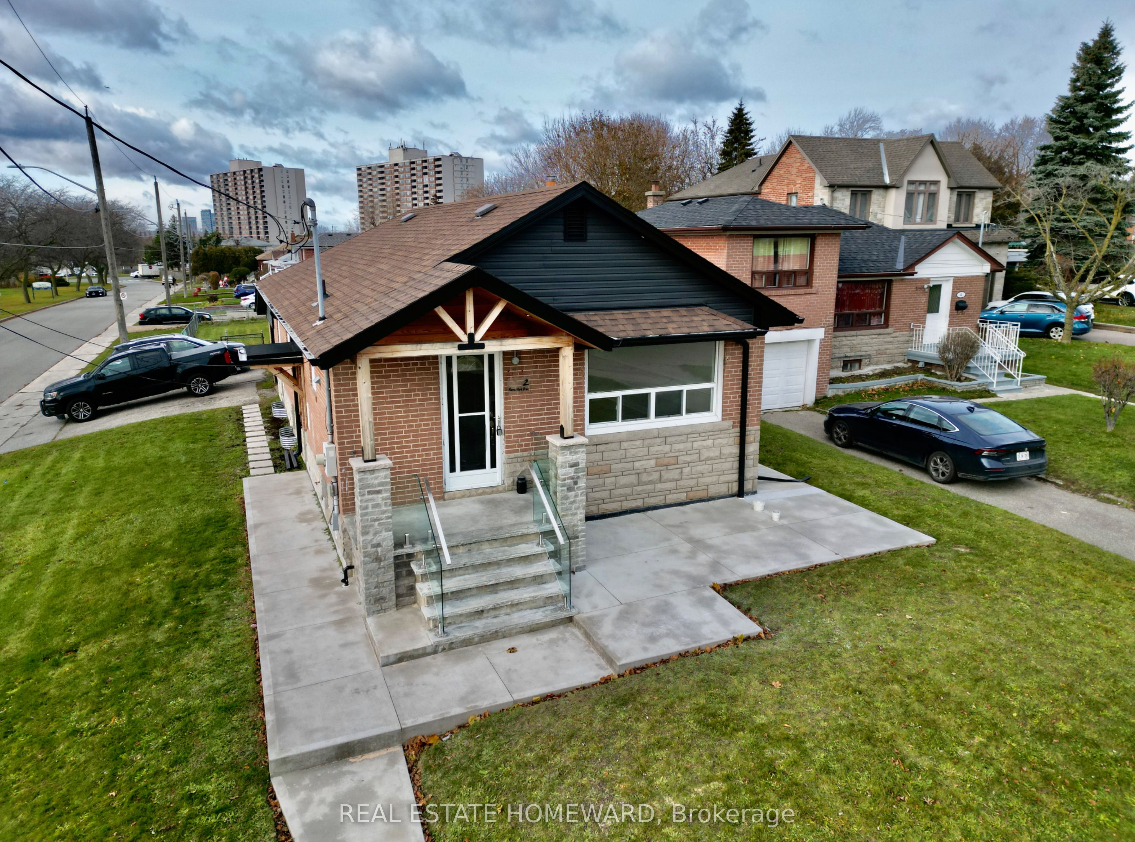 2 Harris Park Drive Lower Property Photo 2